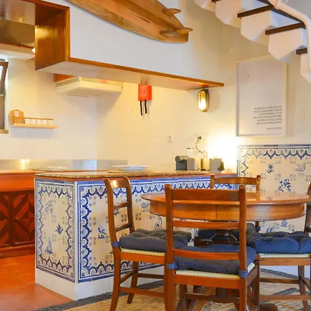 Casa Azul - 2min Walk To The Beach, In The Historical Center Of Apartman Sesimbra