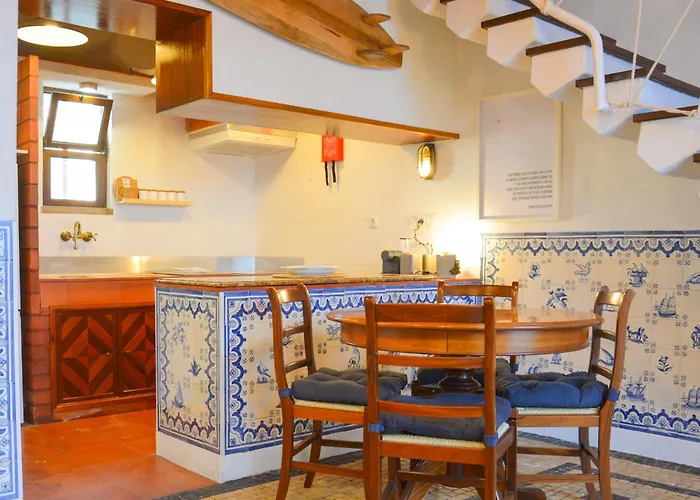 Casa Azul - 2min Walk To The Beach, In The Historical Center Of Apartament Sesimbra