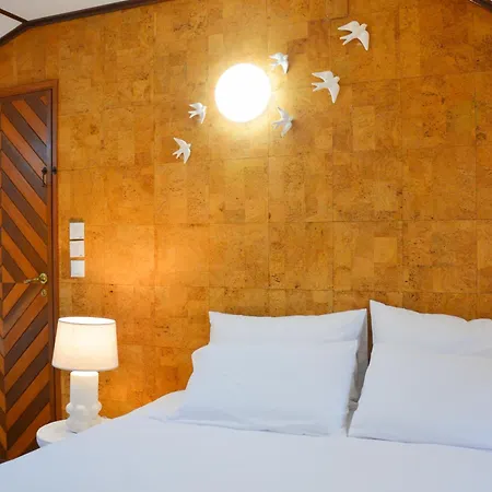 Casa Azul - 2min Walk To The Beach, In The Historical Center Of شقة سيسيمبرا