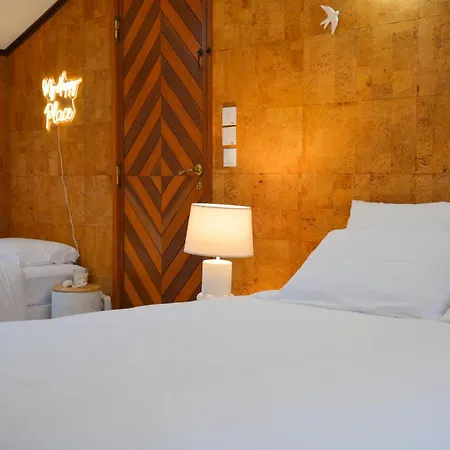 Casa Azul - 2min Walk To The Beach, In The Historical Center Of سيسيمبرا