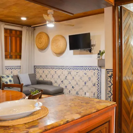 Casa Azul - 2min Walk To The Beach, In The Historical Center Of شقة سيسيمبرا