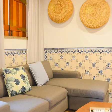 Casa Azul - 2min Walk To The Beach, In The Historical Center Of شقة سيسيمبرا