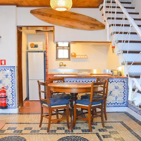Apartamento Casa Azul - 2min Walk To The Beach, In The Historical Center Of Sesimbra